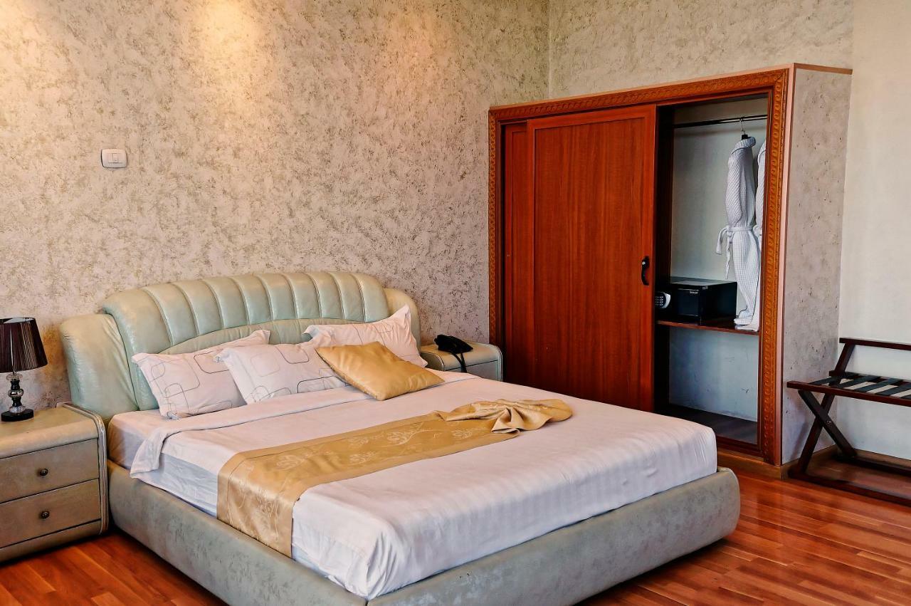 Impress Hotel Addis Ababa Ngoại thất bức ảnh