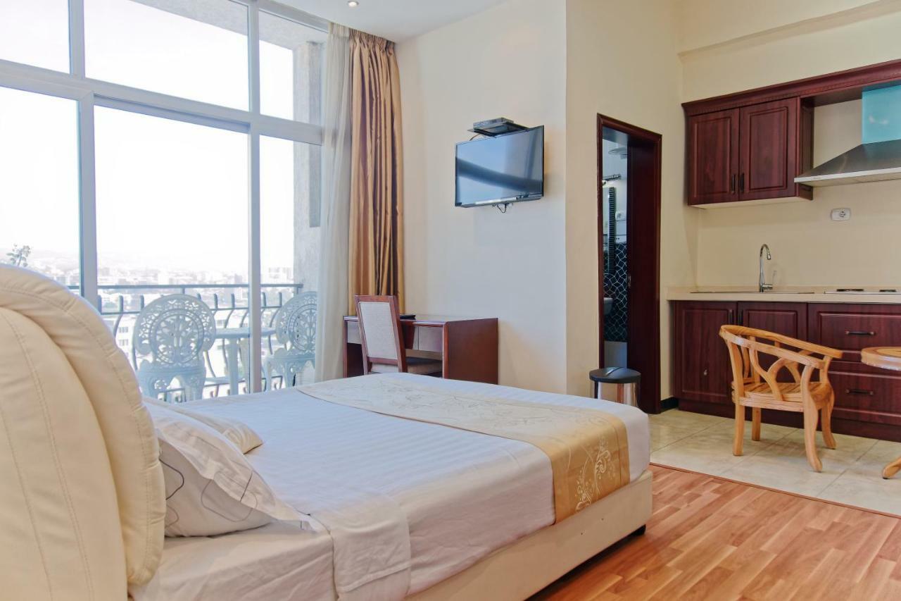 Impress Hotel Addis Ababa Ngoại thất bức ảnh